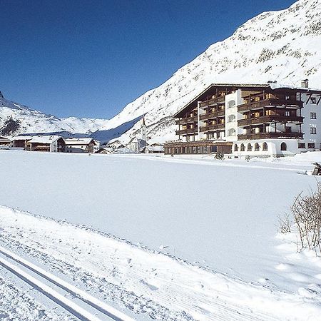 Alpenhotel Tirol Galtuer Luaran gambar