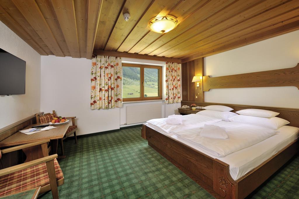 Alpenhotel Tirol Galtuer Luaran gambar
